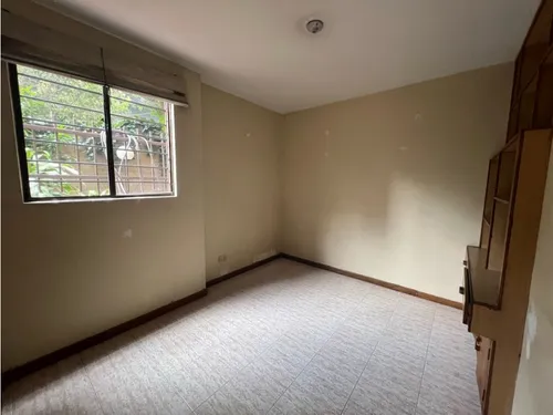 Apartamento Para Remodelar Oviedo En El Poblado Con Increible Terraza