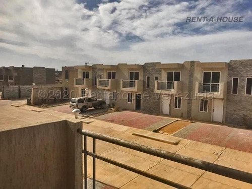 Imagen 1 de 9 de Townhouse En Venta Ubicada En La Puerta Maraven