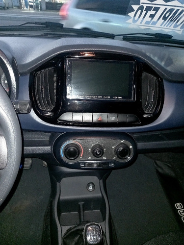 Imagem 12 de 17 de Fiat Uno 2017 1.0 Attractive Flex 5p