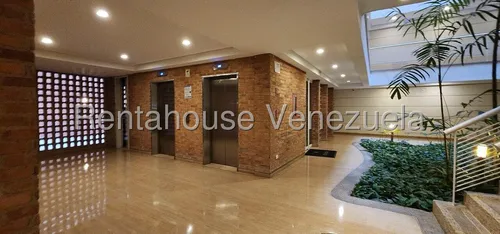 Apartamento En Venta En Campo Alegre 25-13935 Yf