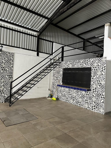 Se Vende Salón De Fiestas , En