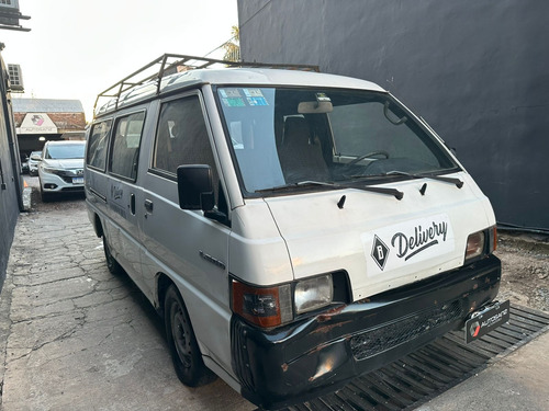 Mitsubishi L300 2.5 Minibus