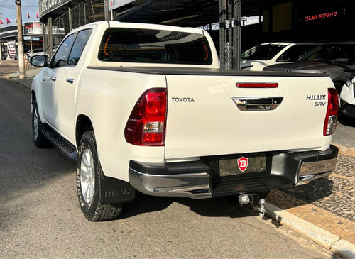 Imagem 2 de 10 de Toyota Hilux 2017 2.7 Srv Cab. Dupla 4x2 Flex Aut. 4p