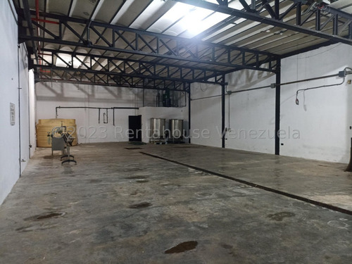 En Alquiler En Zona De Alto Trafico Comercial Edificio De 4 Pisos Con Trasnformadores Propios Pisos De Alto Peso Ideal Operaciones Deposito Estef 24-8247