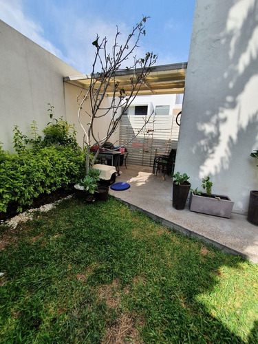 Se Vende Casa En Claustros De Las Misiones, Centro Sur De 3 Niveles, Ubicadísima