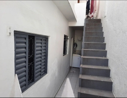 3 Casas No Terreno. Ótima Fonte De Renda Com Aluguéis