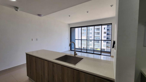 Vendo Amplio Apartamento En La Avenida Hispanoamericana