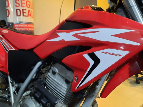 Imagen 3 de 6 de Honda Tornado Xr 250cc 2013 Km11000