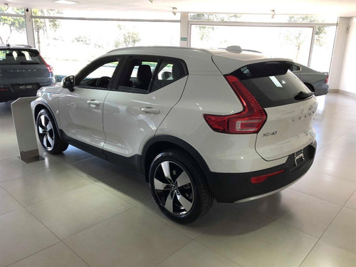 Imagem 8 de 15 de Volvo Xc40 2.0 T4 Momentum Awd Gaso Geartronic 2020/2020 0km
