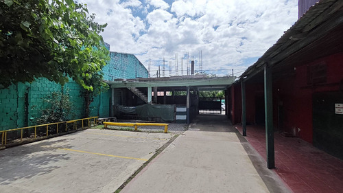 Depósito En Cayetano Bourdet 2400