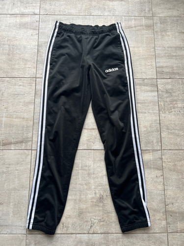 Conjunto Adidas Campera Y Pantalón Negro (Usado)
