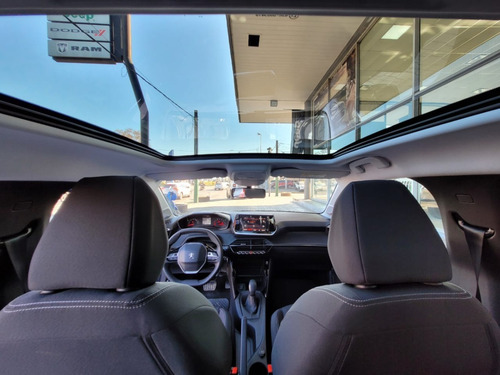 Imagen 7 de 17 de 208 Active Tiptronic 0km 2022