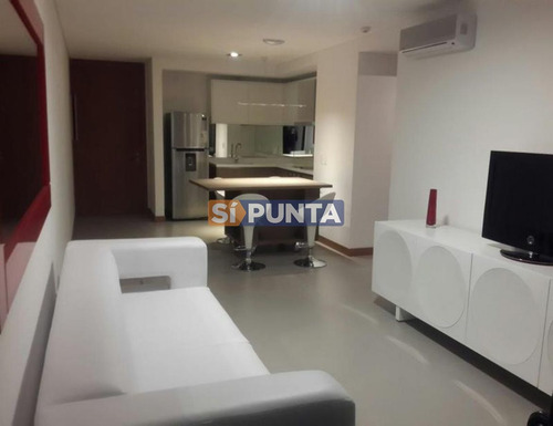 Imagen 4 de 8 de Edificio Nuevo Sobre Mansa