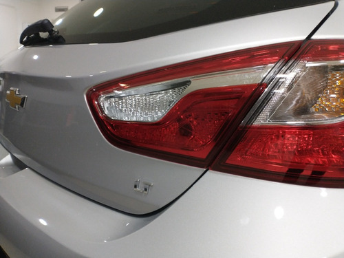 Imagen 9 de 16 de Chevrolet Cruze 5 Lt