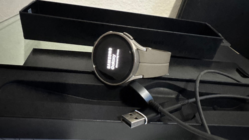 Reloj Samsung Galaxy Watch 5 Pro Impecable Gray Titanium Lisa Gris Titanio (Usado)