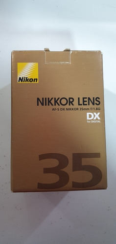 Nikon 35mm 1.8
