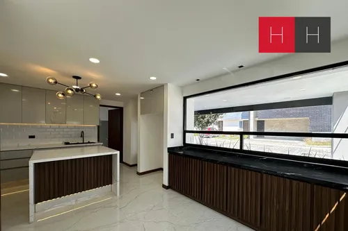 Casa En Venta En Lomas De Angelopolis