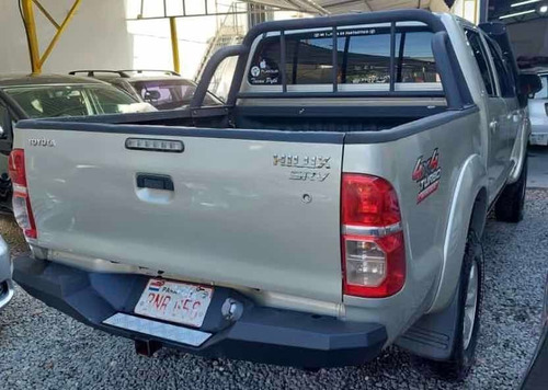 Imagen 3 de 8 de Toyota Hilux Automática
