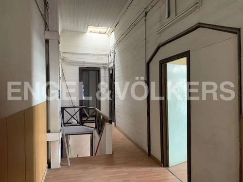Calle Prat Con Matta, 147 M2 En 2do Nivel