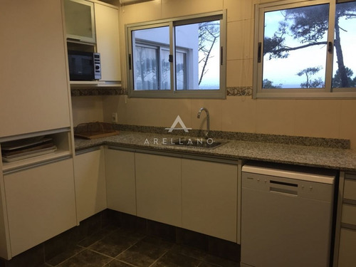 Venta De Casa En Montoya 5 Dormitorios - Ref: 233