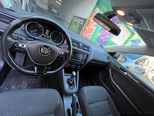 Imagen 12 de 14 de Volkswagen Vento 2017 1.4 Comfortline 150cv At
