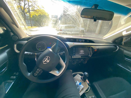 Imagen 9 de 13 de Toyota Hilux 2019 2.4 Cd Sr 150cv 4x2