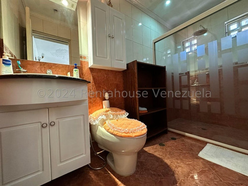 Casa Hermosa Con Amplios Espacios En Conjunto Privado Valle Fresco Con Area Parrilla Estacionamiento Todos Los Servicios Estef 25-1500