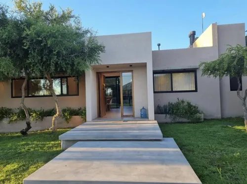 Casa Moderna En Cerro De Oro Espacios Amplios Y Confort