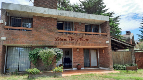 Venta De Casa En Playa Mansa, Pinares 3 Dormitorios - Ref: 18934
