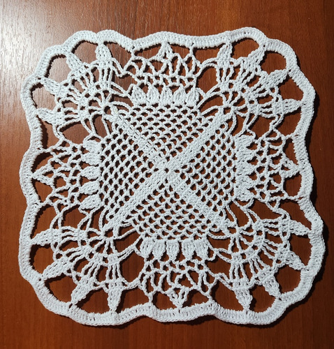 Carpeta A Crochet 23cms - Villa Luro O Adelina 