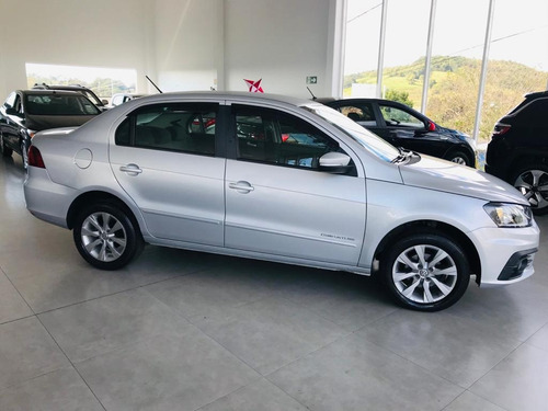Imagem 3 de 12 de Volkswagen Voyage 2017 1.6 Msi Comfortline Total Flex 4p