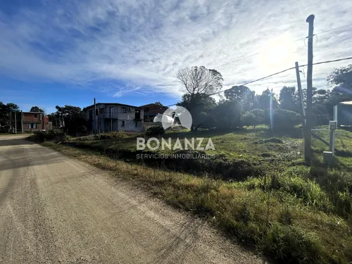 Terreno En Venta Piriápolis, Playa Hermosa. 21 Metros De Frente, 462 M²