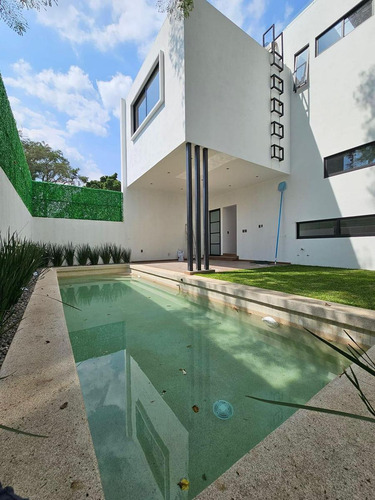 Estrene Casa En Fracc. Con Vigilancia Al Norte De Cuernavaca, Lomas De Atzingo