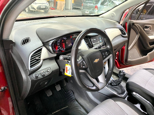 Imagen 11 de 24 de Chevrolet Tracker Premier Fwd 2018