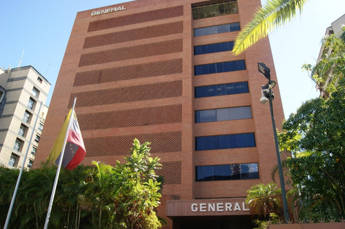 Amplia Y Funcional Oficina En Vennta En Chuao Caracas 23-24881
