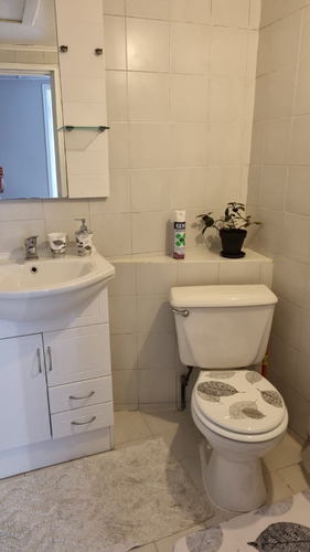 Se Vende Casa Con 2 Cabañas Ubicada En Sector Miraflores