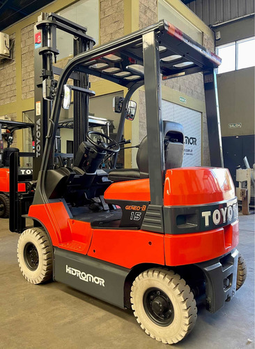 Imagen 2 de 8 de Toyota Electrico 1.5tn, Mastil 4mts, Desplazador