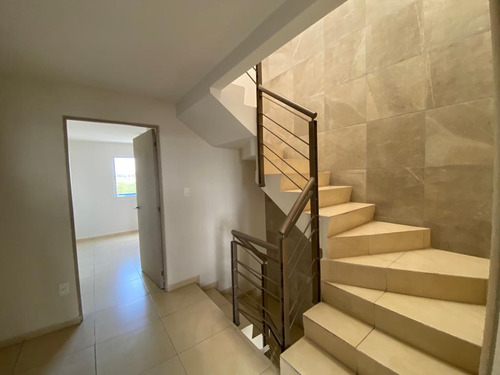 ¡haz Realidad Tus Sueños En Tecámac, Casa En Venta En Paseos Del Bosque 2! Acceso Controlado Y Diversión Garantizada Con Canchas Y Alberca, Rutas Cercanas A Cdmx Y Aifa