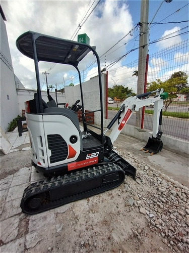 Mini-escavadeira Bobcat E20 2021