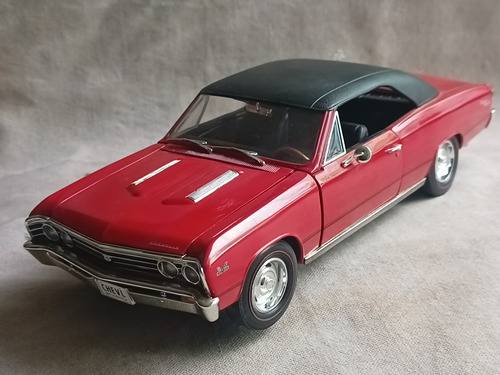 1967 Chevrolet Chevelle Ertl 1:18 Rojo Descatalogado