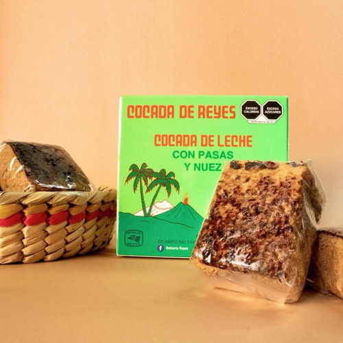 Cocada De Leche Con Pasas Y Nuez. Dulces Regionales Colima