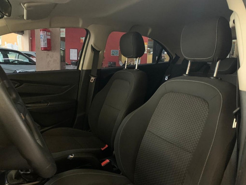 Imagem 7 de 11 de Chevrolet Onix Joy 1.0 1.0 Branca 2018/2019 Flex Mec