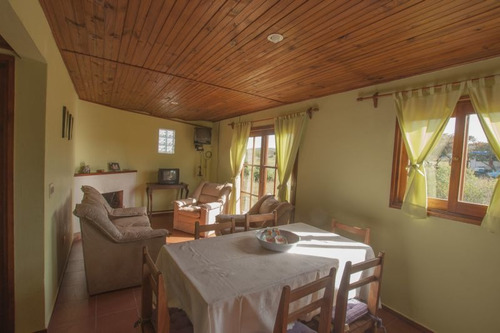 Casa En Venta De 2 Dormitorios