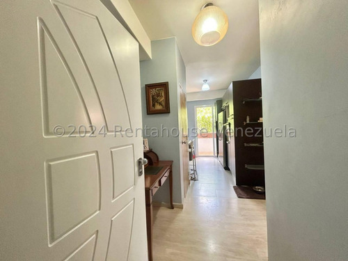 Bello Apartamento En Venta En Campo Alegre, Chacao. /2 Hab+ser/terraza