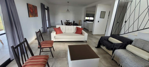Imagen 4 de 11 de Alquiler Temporal - Country Valle Del Golf - Casa Con Piscina Galería Y Asador