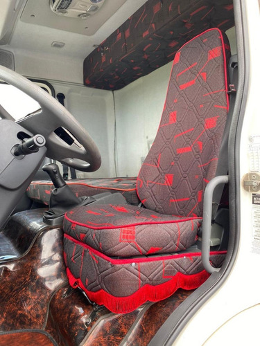 Imagem 10 de 15 de Volvo Vm 270