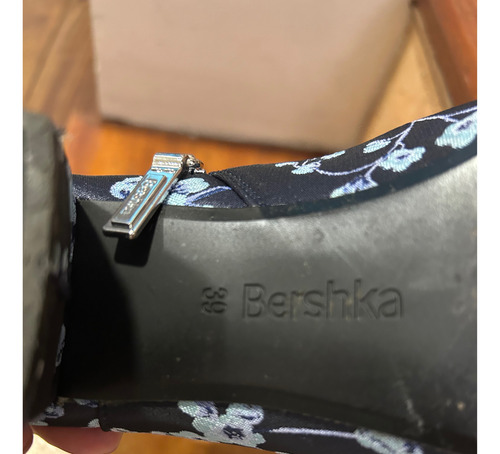 Botitas De Medio Tiempo Bershka España (Usado)
