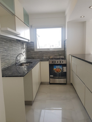 Departamneto De 2 Ambientes Con Balcon Terraza En Venta / Paseo Aldrey