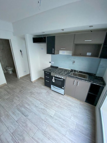 Imagen 10 de 16 de Departamento 2 Amb - 1° Piso - Con Cochera Y Terraza Propia - Entrega Inmediata
