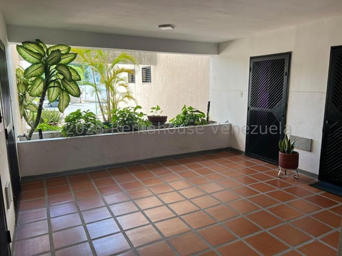 Yoselin Cabesas Vende Apartamento En Cabudare 25-5670 Yc